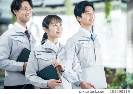 young engineer team 103690519