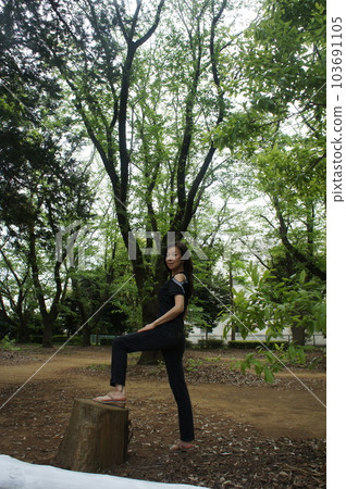 Healthy Tall Beauty and Forest Walk 103691105