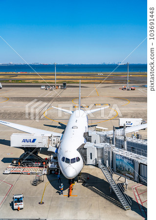 [東京]羽田機場維修中的飛機 103691448