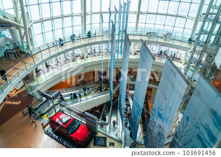[Tokyo] Terminal 2 of Haneda Airport with a futuristic atmosphere 103691456