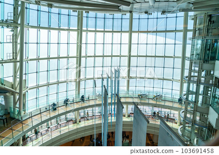 [Tokyo] Terminal 2 of Haneda Airport with a futuristic atmosphere 103691458