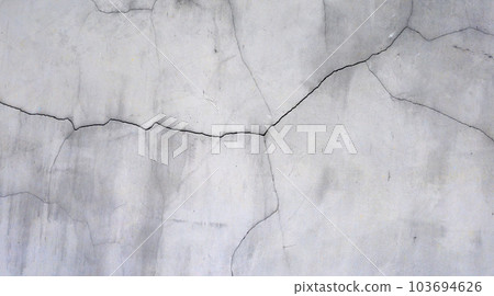 Home building problem. Wall cracked. 103694626