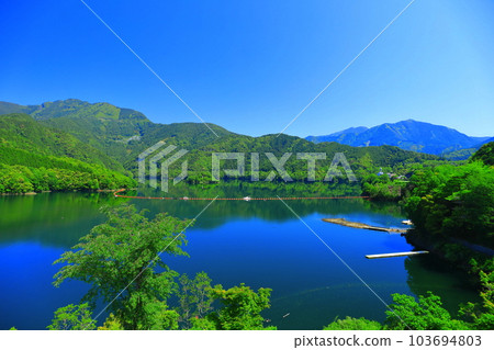[Kochi Prefecture] Sunny Sameura Lake (Sameura Dam) 103694803