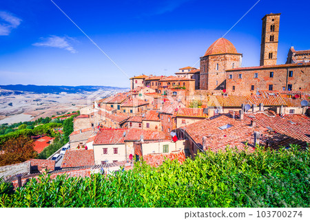 Volterra, Tuscany. Charming hilltop city in Toscana region of Italy. 103700274