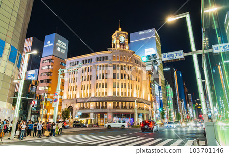 Saturday night in Ginza * partly soft focus 103701146