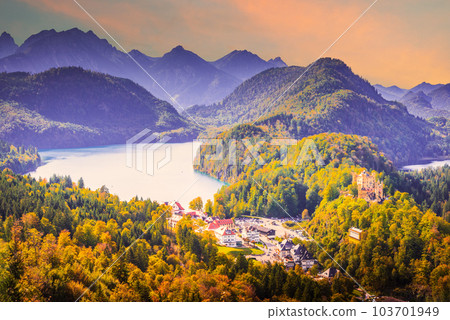 Hohenschwangau, Bavaria. Beautiful autmn scenic with Alpsee, Schloss Hohenschwangau 103701949