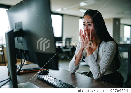 Business scene 103704504