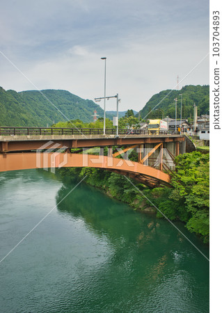 神通川新笹津橋 103704893