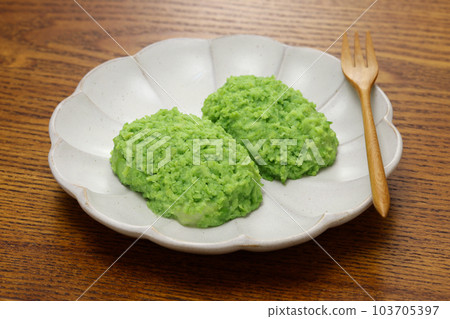 Hand made solder rice cake Hand made solder rice cake 103705397