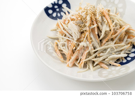 Burdock and chicken fillet salad 103706758