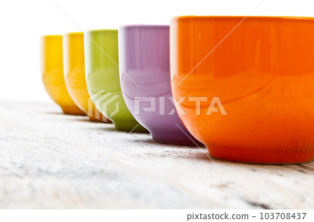 Row of cups 103708437