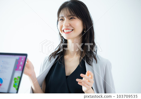 Business woman 103709535