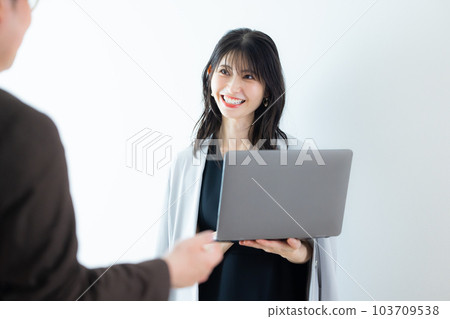 Business woman 103709538