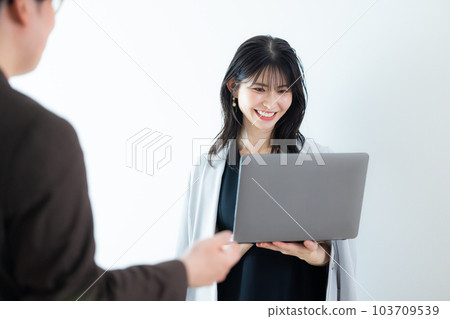 Business woman 103709539