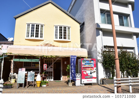 Shizuoka city, townscape around Sunpu Castle Park sweet shop Sumpuyaki 103711080