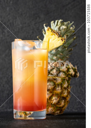 Malibu Sunset Cocktail 103715886