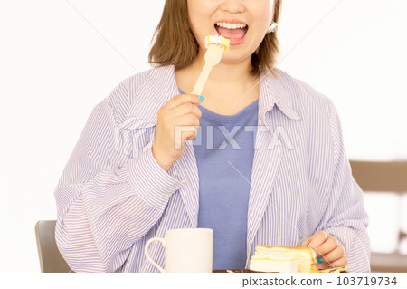 女人們穿著蛋糕 103719734