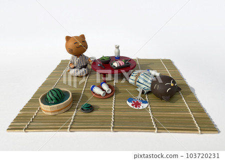 Summer in Japan where a cat drinks a drink in a yukata mat Clay art Summer in Japan where a cat drinks a drink in a yukata mat Clay art 103720231