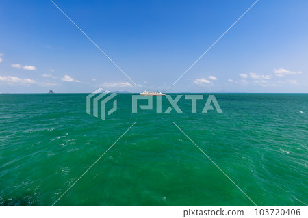 sky and sea,tropical paradise,Angthong national marine park, koh Samui, Suratthani, Thailand. 103720406