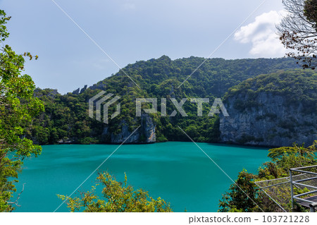 beautiful lagoon,tropical paradise,Angthong national marine park, koh Samui, Suratthani, Thailand. beautiful lagoon,tropical paradise,Angthong national marine park, koh Samui, Suratthani, Thailand. 103721228