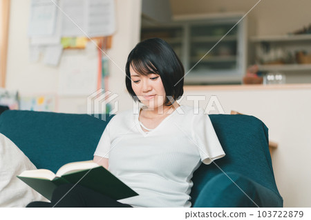 閱讀 看書 女生 103722879