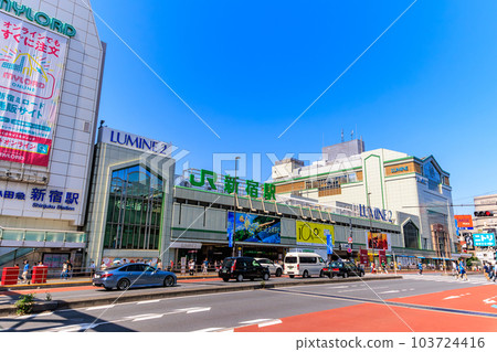 新宿區、東京新宿站和 Lumine 2 的城市景觀 103724416