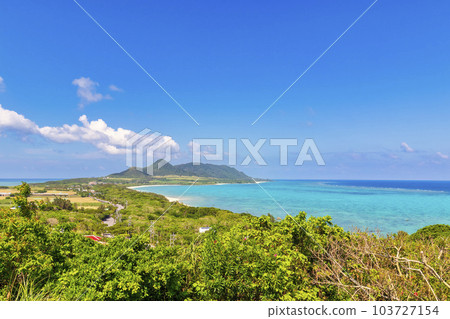 Tamatorizaki Observatory (October, Ishigaki Island, sunny weather) Tamatorizaki Observatory (October, Ishigaki Island, sunny weather) 103727154