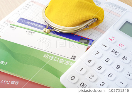 計算器和存摺 103731246