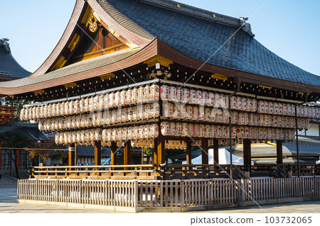 Kyoto Yasaka Shrine morning dance hall Kyoto Yasaka Shrine morning dance hall 103732065