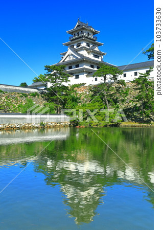[Ehime Prefecture] Imabari castle tower in sunny weather 103733630