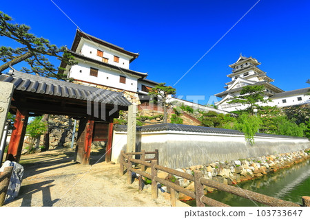 [Ehime Prefecture] Imabari Castle in sunny weather (Castle Tower and Yamazato Turret) 103733647