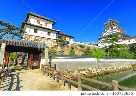 [Ehime Prefecture] Imabari Castle in sunny weather (Castle Tower and Yamazato Turret) 103733650