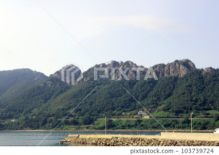 South Sea, Saryang-myeon, Tongyeong-si, Gyeongsangnam-do, Saryangdo Island, islands, small islands, South Korea's southern islands, blue Pacific Ocean, blue sky, amazing worth visiting. South Sea, Saryang-myeon, Tongyeong-si, Gyeongsangnam-do, Saryangdo Island, islands, small islands, South Korea's southern islands, blue Pacific Ocean, blue sky, amazing worth visiting. 103739724