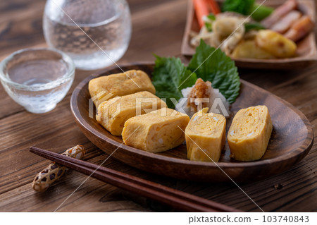 簡單的玉子燒 (Tamagoyaki) 簡單的玉子燒 (Tamagoyaki) 103740843