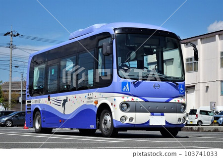 在奧州市內運行的岩手巴士日野雨披巴士 在奧州市內運行的岩手巴士日野雨披巴士 103741033