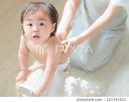 褲型換尿布 103741931