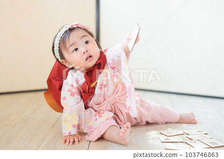 1-year-old baby selection card Issho mochi 103746863