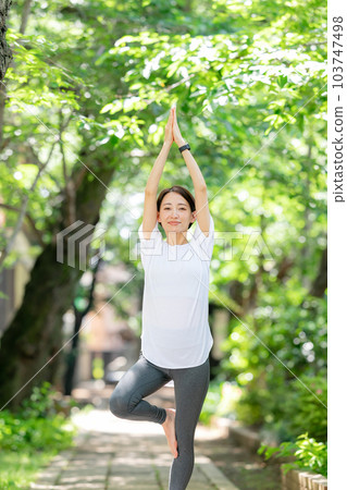 瑜伽清新綠姿女 瑜伽清新綠姿女 103747498