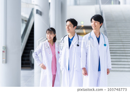 A doctor A doctor 103748773