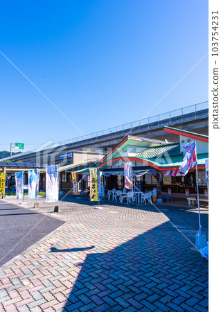 觀光地 道之站田之浦肥後浦良道之站外景（熊本縣蘆北郡蘆北町田浦町） 103754231