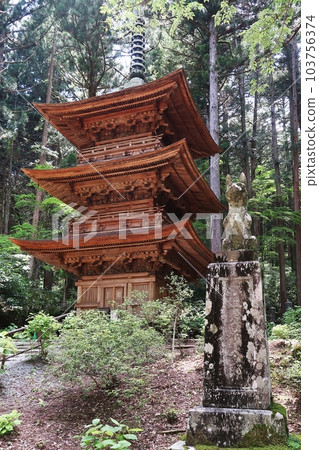 駒根市光前寺三層塔和早太郎 103756374