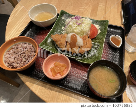 Ten-grain rice Japanese-style pork cutlet set Ten-grain rice Japanese-style pork cutlet set 103756885