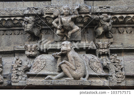 Ancient Carved sculptures on the Bugga Rmalingeswara Temple, Tadipatri, Andhra Pradesh, India. Ancient Carved sculptures on the Bugga Rmalingeswara Temple, Tadipatri, Andhra Pradesh, India. 103757571