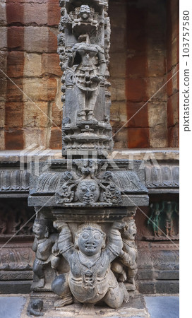 Carved Pillars in the Mandapa of Bugga Ramlingeswara Temple, Tadipatri, Andhra Pradesh, India. 103757580
