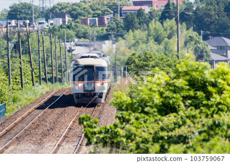 [Ise Line] Limited Express Nanki No. 1 running fast on the double-track section 103759067