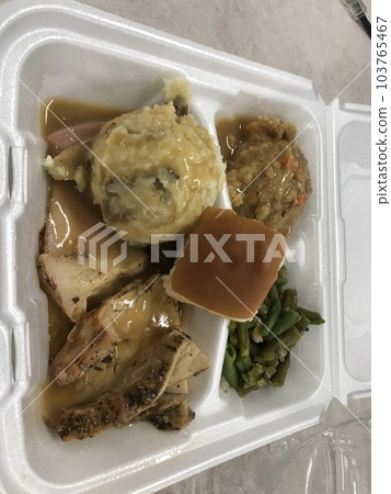What's in a typical American lunch 103765467