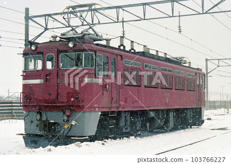 Hakodate Main Line Iwamizawa Iwamizawa Locomotive Depot No. 2 JNR ED75-501 (Iwamizawa No. 2) 103766227