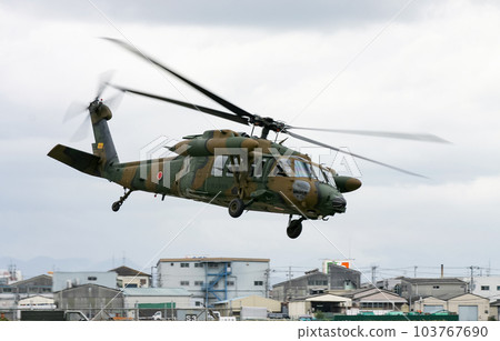 General-purpose helicopter UH-60JA of the Ground Self-Defense Force in flight 103767690