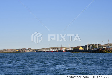 Coastal seascape, Santa Cruz Province,Patagonia, Argentina 103771722