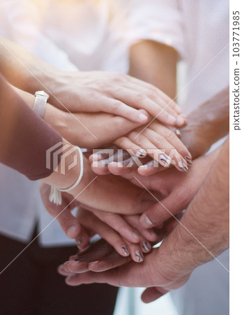 Business people joining hands in the office. concept of teamwork and partnership. double exposure 103771985